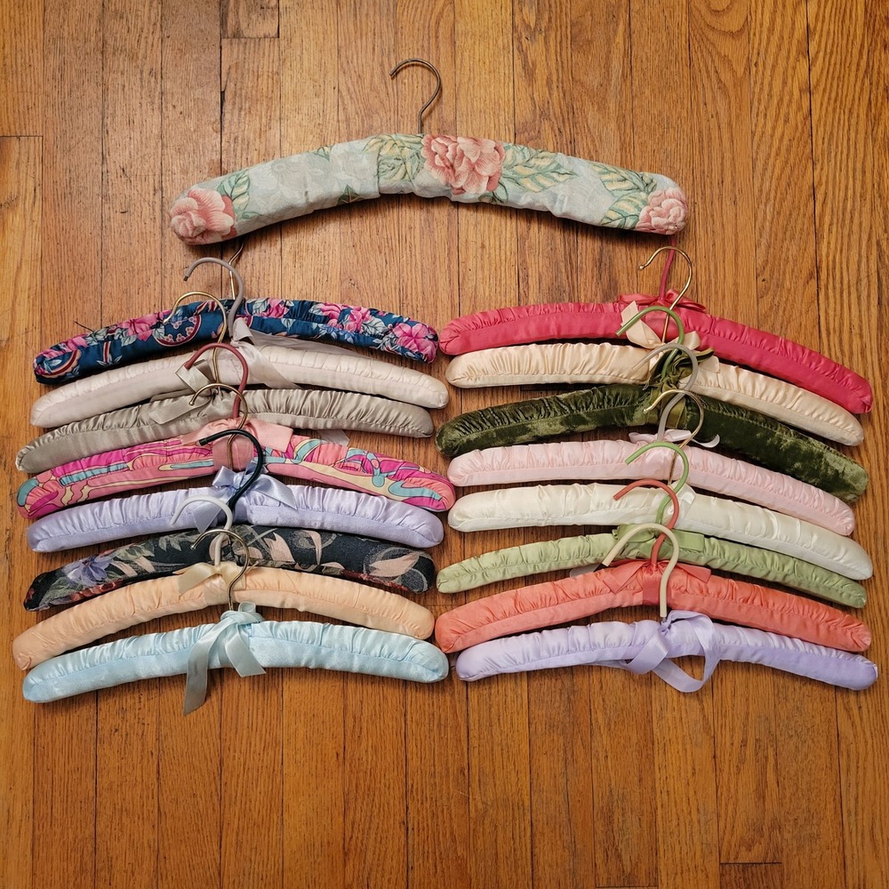 17pc Padded Hanger Set Satin Velvet Floral Vintage Boudoir Granny Display Decor